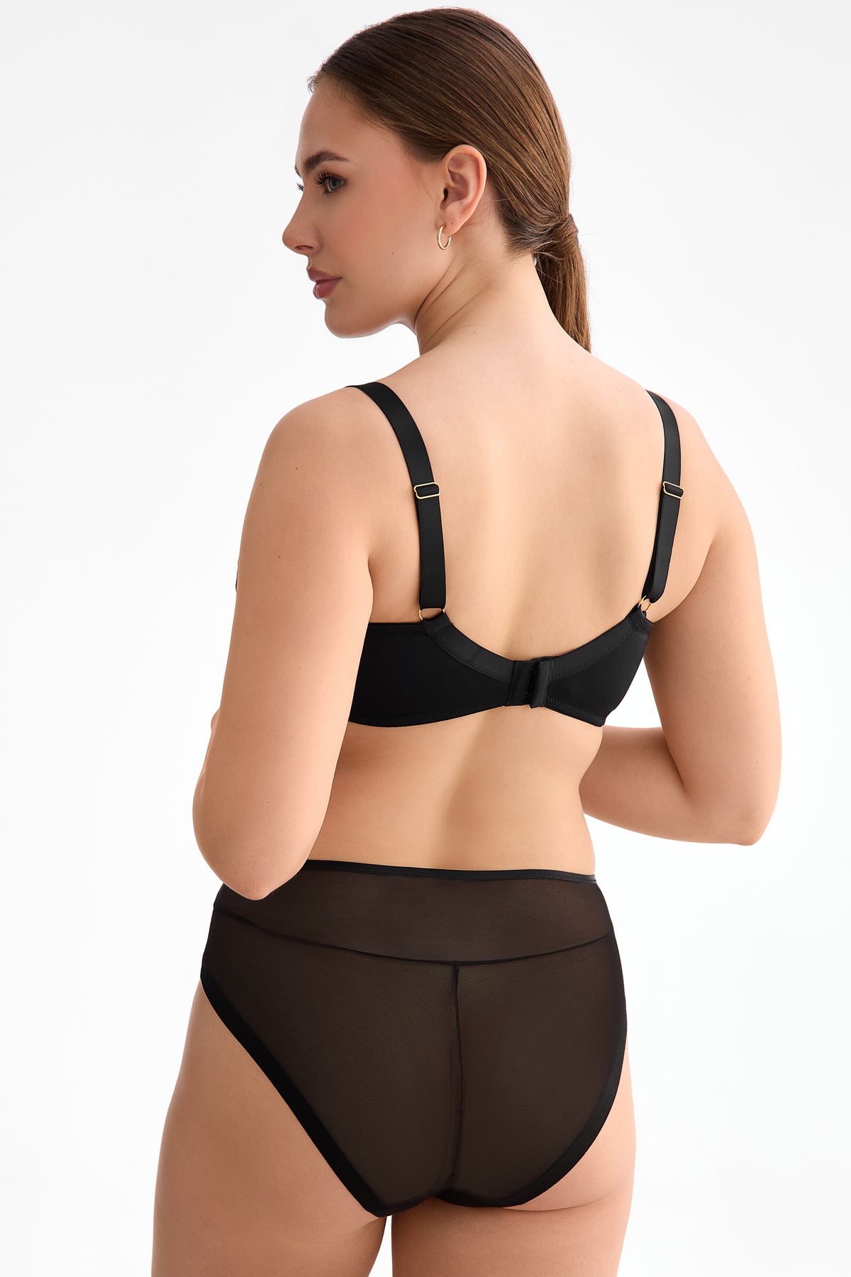 Czarny biustonosz full cup Emma B161 z luksusową satyną
